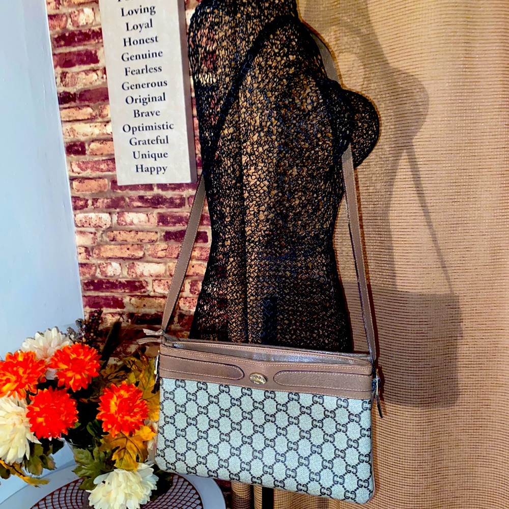 Rare vintage Gucci plus crossbody